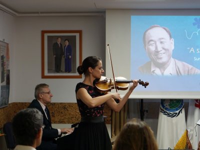 Megemlékezés Sun Myung Moon tiszteletesről – 10. kép